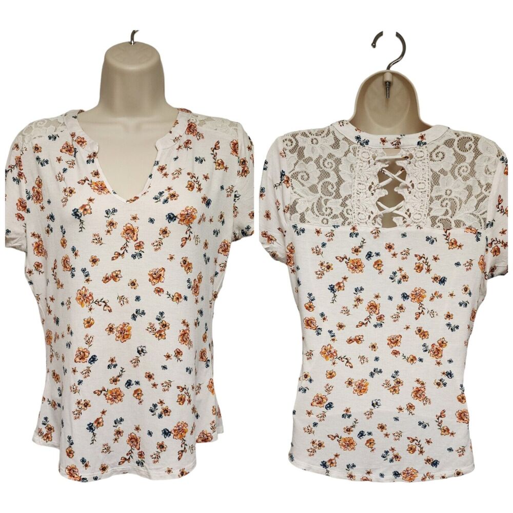 NO BOUNDARIES Junior Floral with Lace Detail Shirt Multicolor Cream Size M